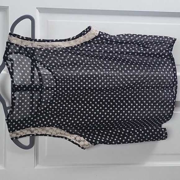 Embroidered Sheer Sleeveless Blouse by Chloe K. - Beautiful!! - Picture 2 of 4